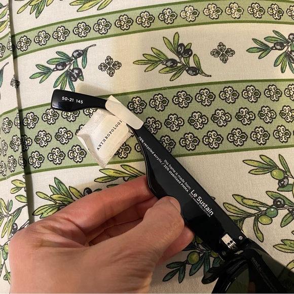 Le Specs - Fanplastico cateye sunglasses in black from Anthropologie NWT - Picture 6 of 7